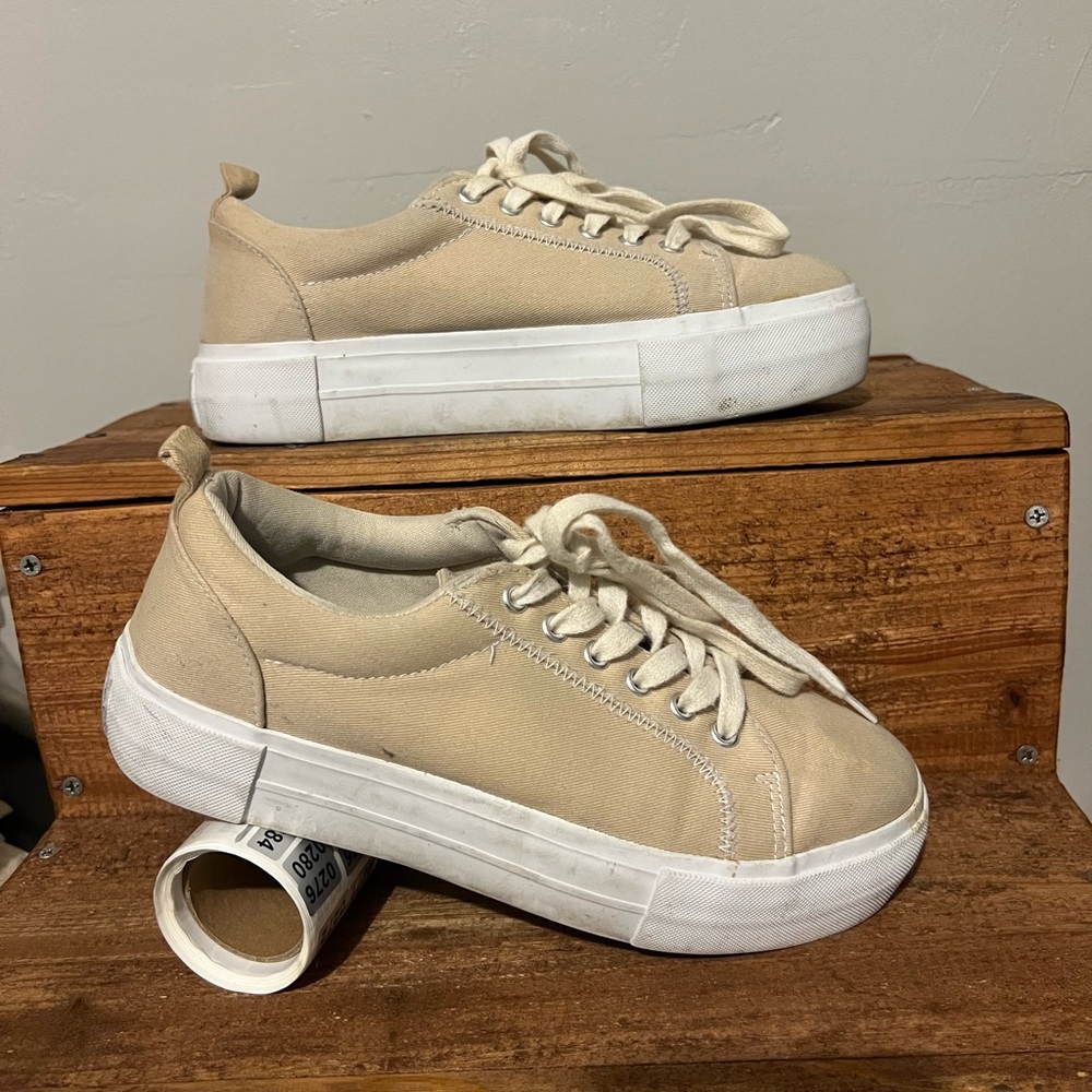 Divided Cream Platform Lace-Up Sneakers